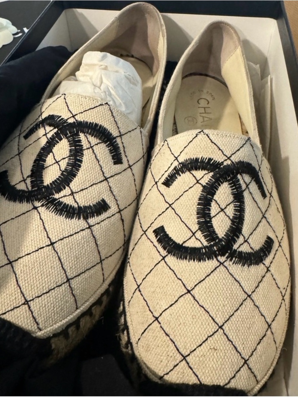 Authentic CHANEL Flats Cream Canvas Espadrille (only wore twice)
